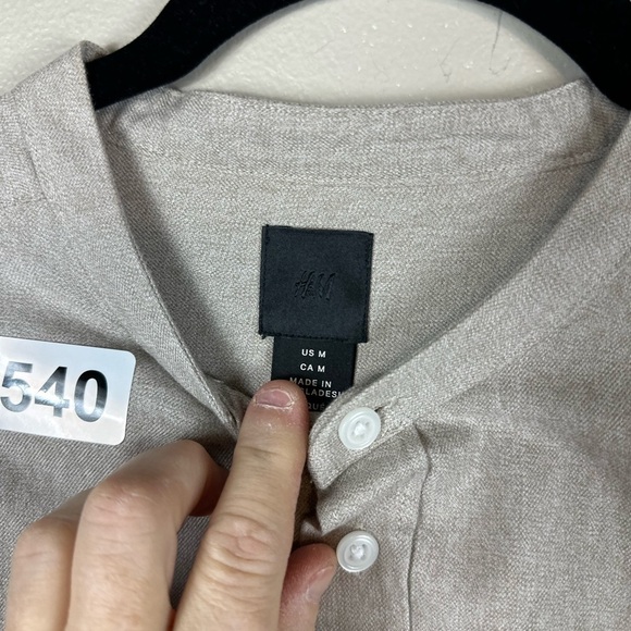 H & M medium 21-1/2 p2p high low f 28” b 30-1/2” like new beige - Picture 3 of 7